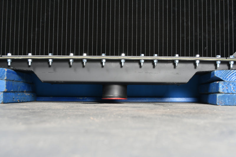 Load image into Gallery viewer, Kenworth W900 Radiator # 604081
