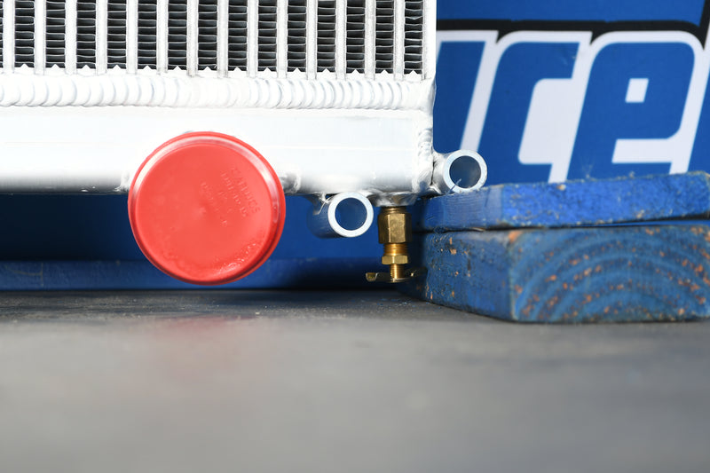 Load image into Gallery viewer, Freightliner Columbia Radiator # 601199
