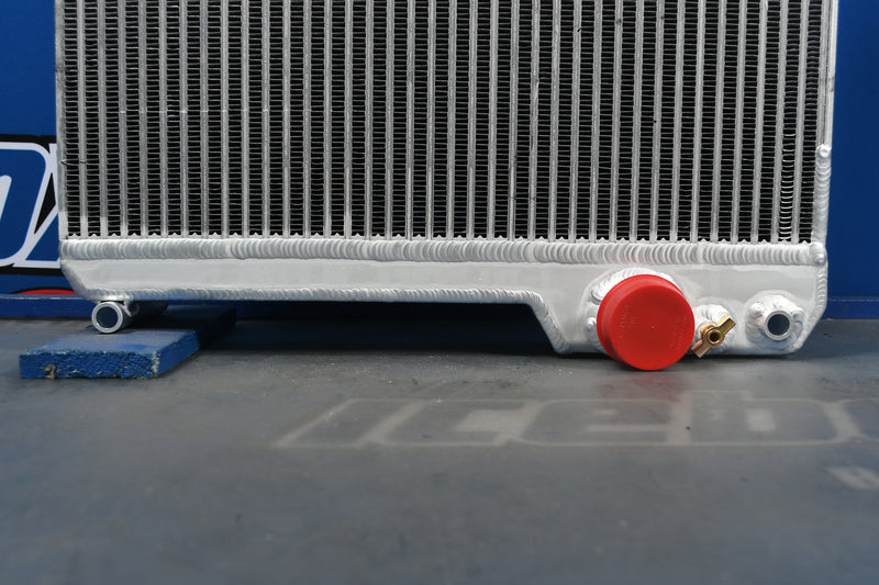 Load image into Gallery viewer, Caterpillar TH220B, TH330B, TH460B, TH560B Radiator # 851275

