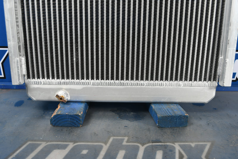 Load image into Gallery viewer, Mitsubishi MS120, Excavator Radiator # 890976
