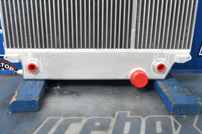 Load image into Gallery viewer, Freightliner / Spartan Radiator # 601619
