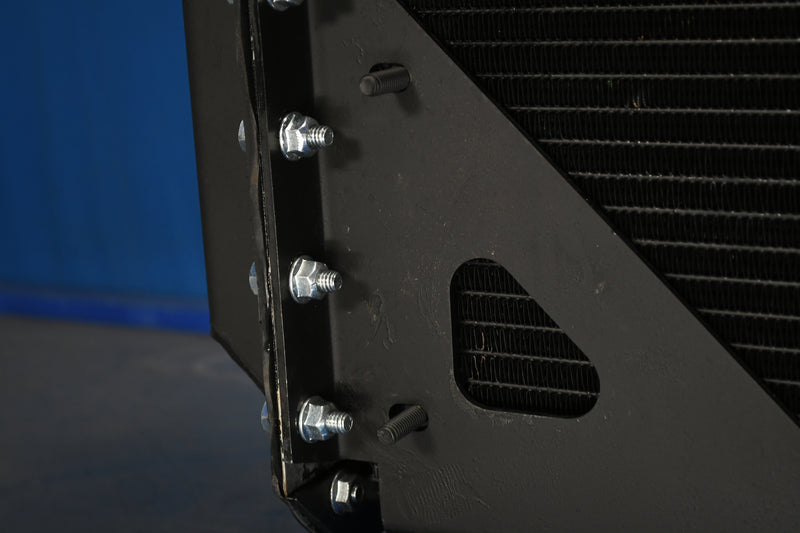 Load image into Gallery viewer, Freightliner Classic Radiator # 601013
