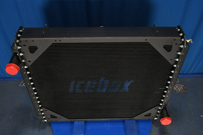 Load image into Gallery viewer, Freightliner Classic Radiator # 601013

