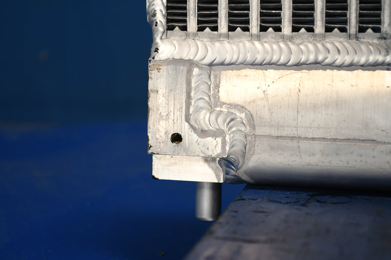 Load image into Gallery viewer, Niffty Lift SD50 Radiator # 940115
