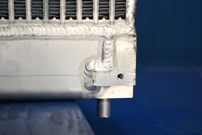 Load image into Gallery viewer, Niffty Lift SD50 Radiator # 940115
