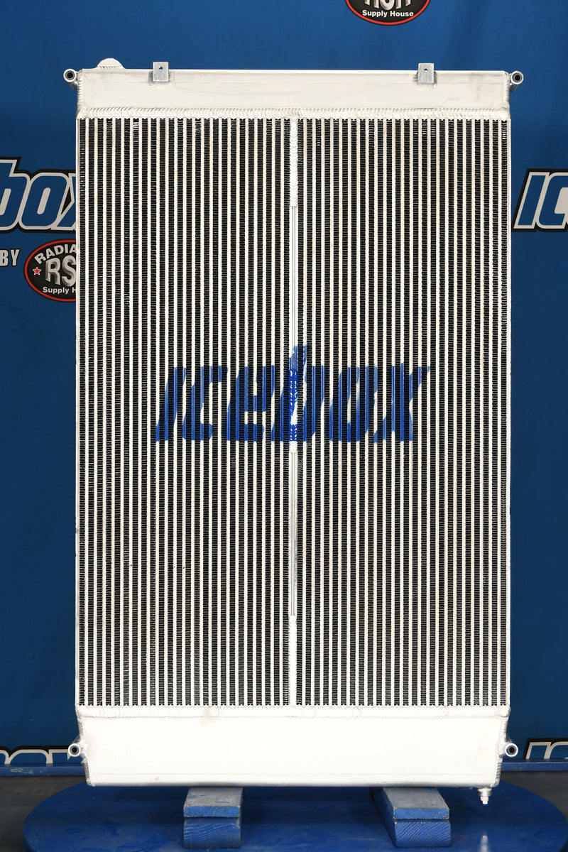 Load image into Gallery viewer, Freightliner Radiator # 601438
