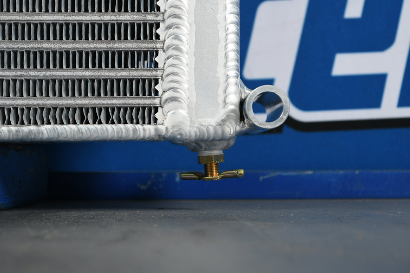 Load image into Gallery viewer, Kenworth T-800W Radiator # 604083
