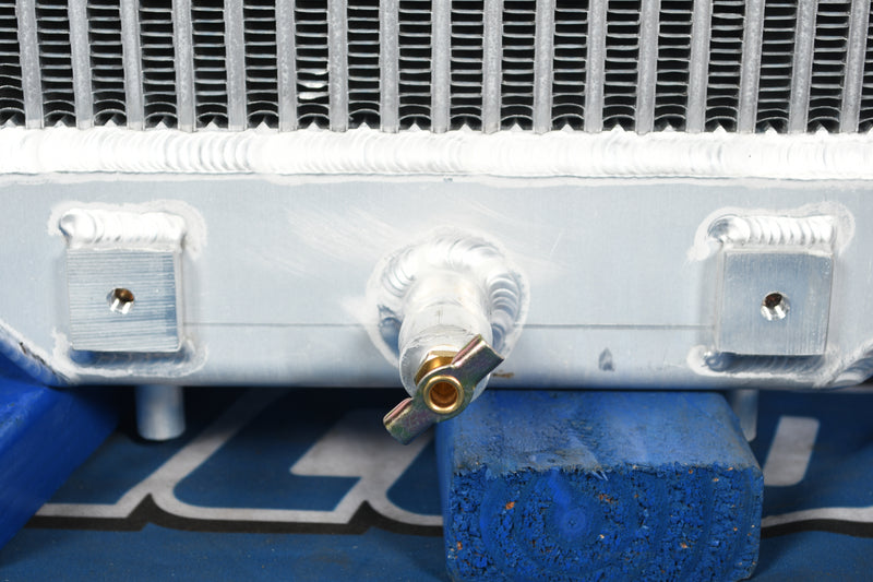 Load image into Gallery viewer, John Deere Radiator # 871030

