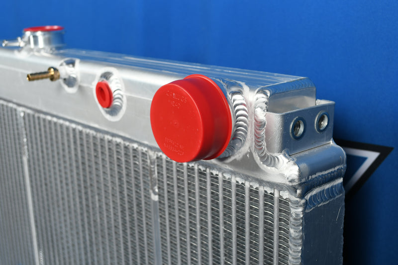 Load image into Gallery viewer, Hino 238, 258, 268, 338 Radiator # 609626
