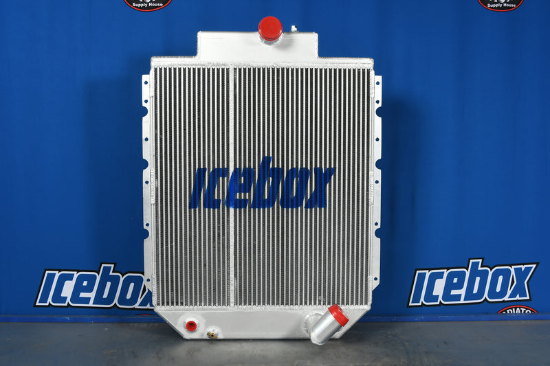 Load image into Gallery viewer, International 4700,4900 Series Radiator # 603327
