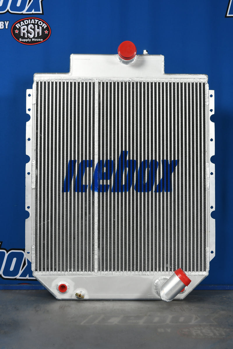 Load image into Gallery viewer, International 4700,4900 Series Radiator # 603327
