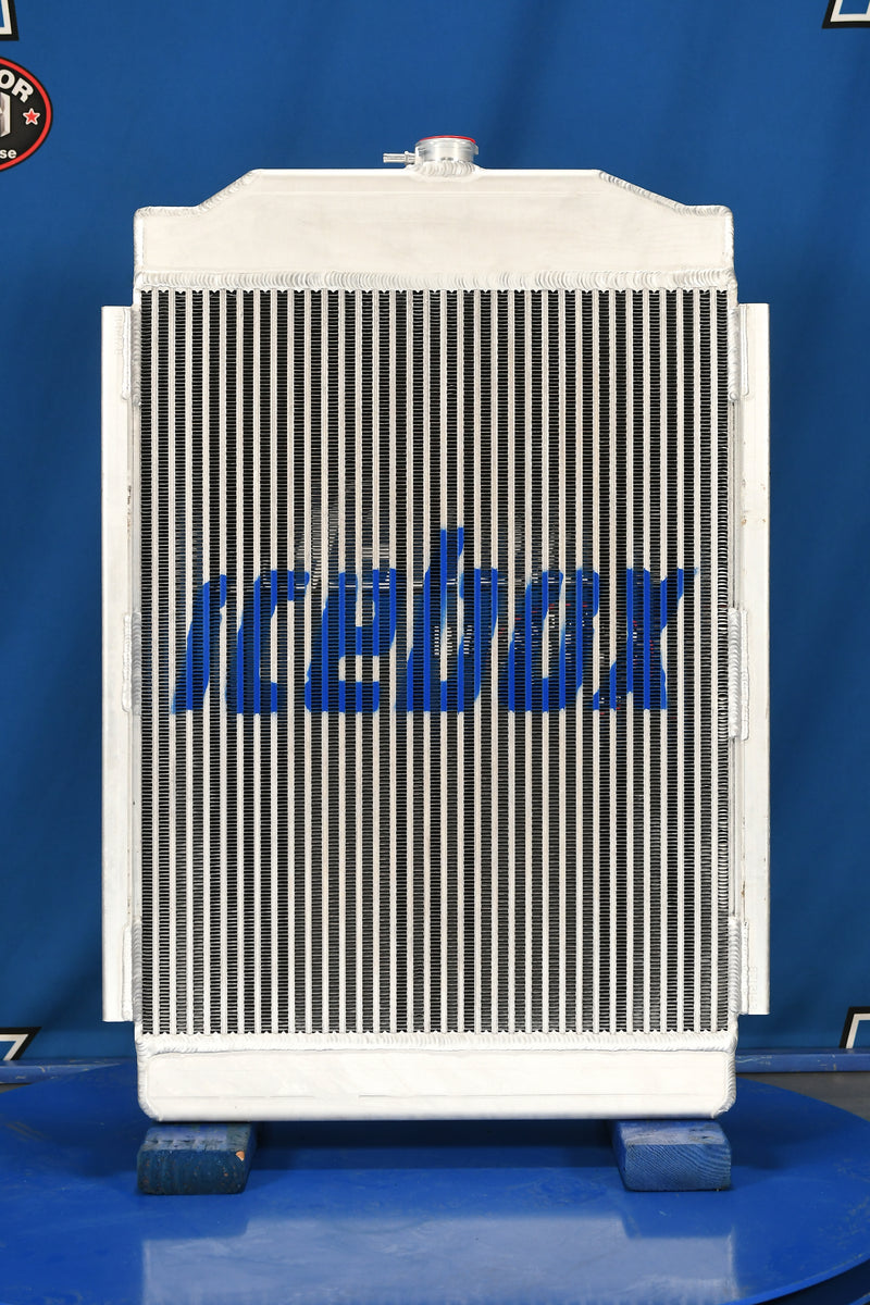 Load image into Gallery viewer, John Deere 4045 Radiator # 870501
