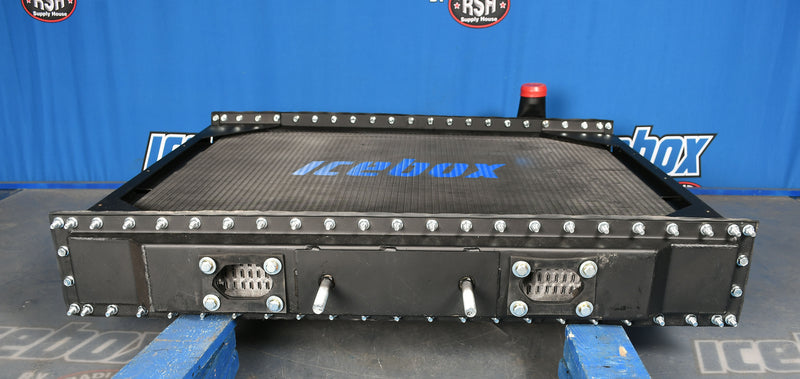 Load image into Gallery viewer, Western Star Radiator # 608013
