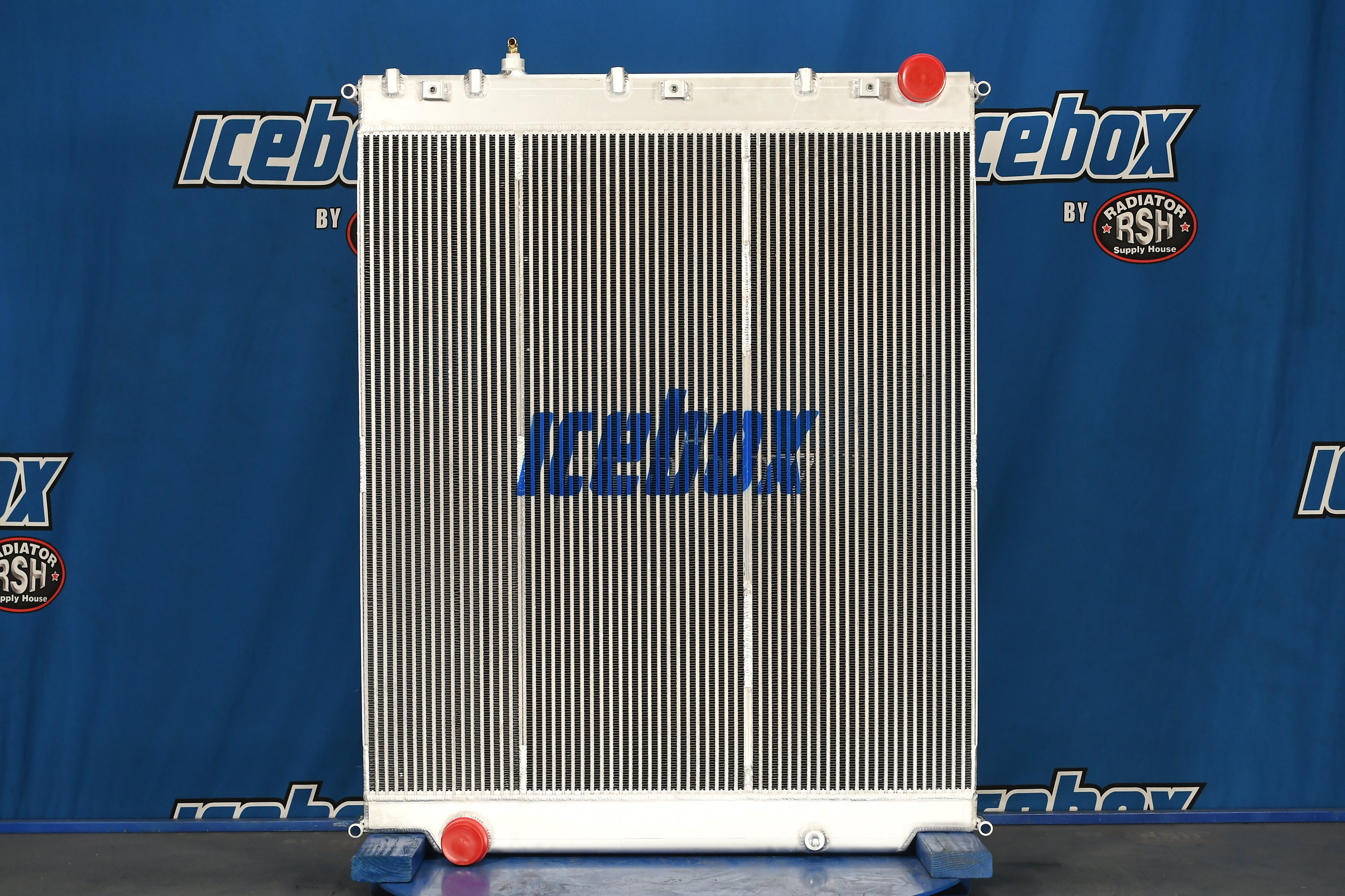 15074 Radiator Freightliner Radiator # 601574 – Radiator Supply House