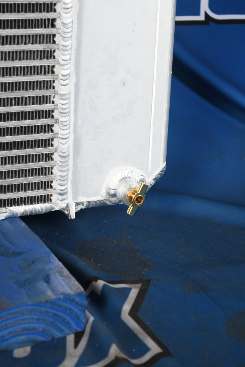 Load image into Gallery viewer, International 4900 Radiator # 603354
