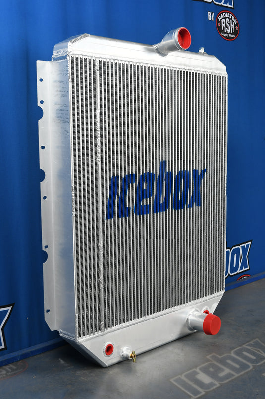 International 2300, 3000, 3600, 3800, 4900 Radiator