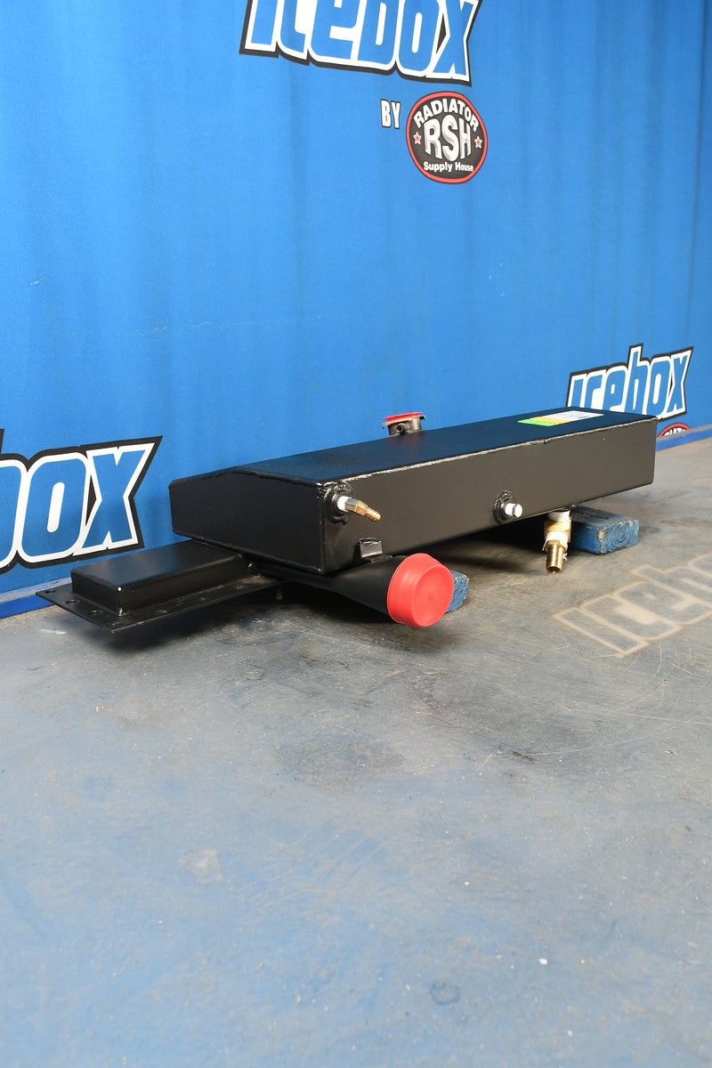 Load image into Gallery viewer, Peterbilt Top Tank # 606264

