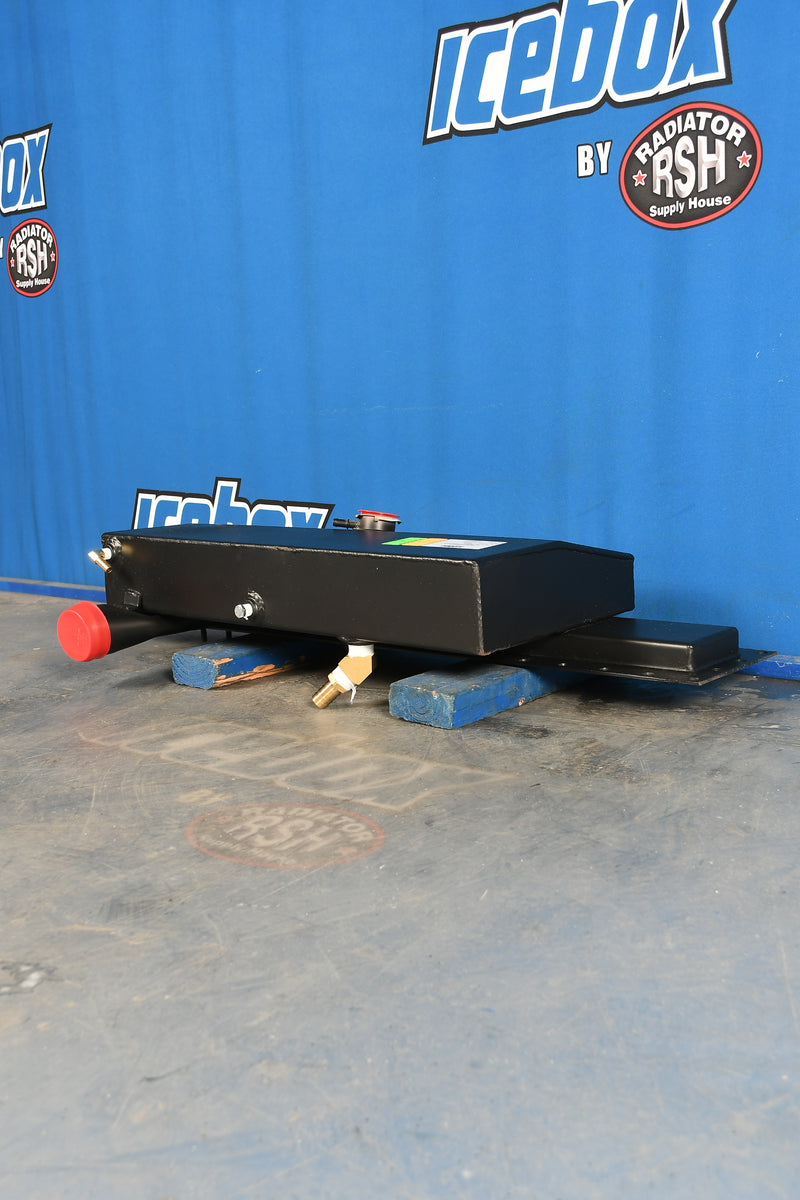 Load image into Gallery viewer, Peterbilt Top Tank # 606264
