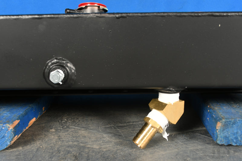 Load image into Gallery viewer, Peterbilt Top Tank # 606264

