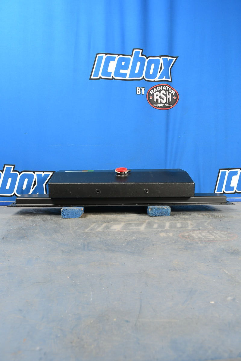 Load image into Gallery viewer, Peterbilt Top Tank # 606264
