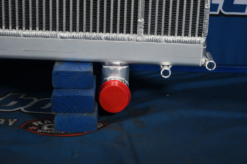 Load image into Gallery viewer, Kenworth T600 / W900L Radiator # 604084
