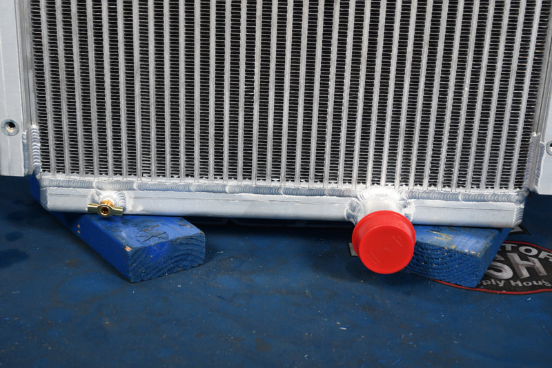 Load image into Gallery viewer, John Deere 410G, 4045TT093 Radiator # 870482
