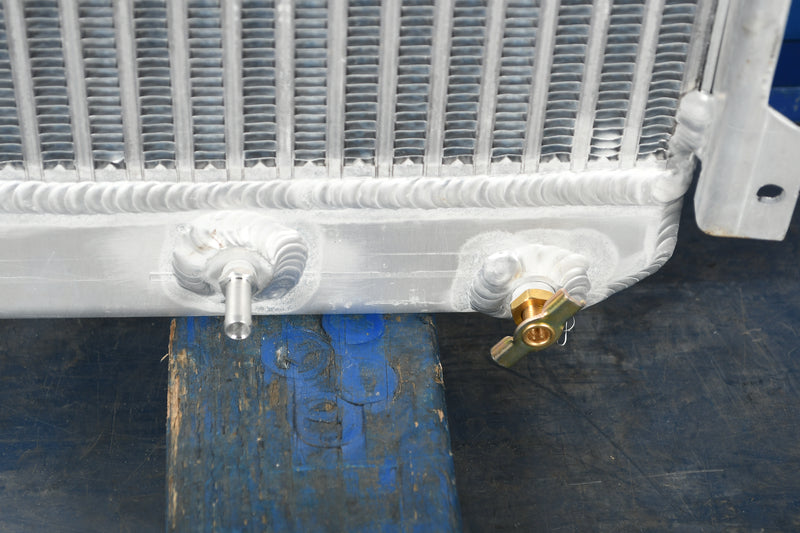 Load image into Gallery viewer, Caterpillar GP40 Radiator # 850849
