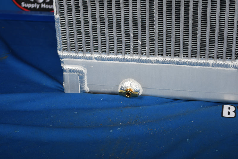 Load image into Gallery viewer, Caterpillar 320BL Radiator # 850372
