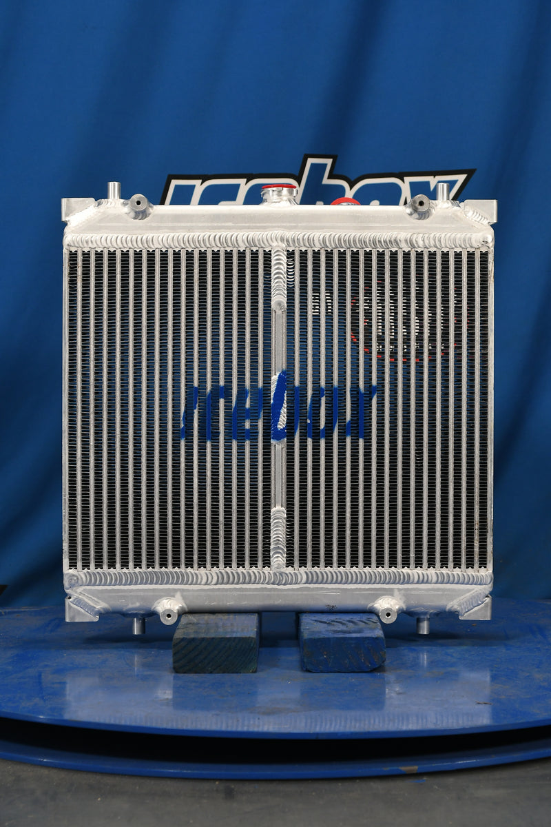 Load image into Gallery viewer, New Holland MC35 Radiator # 910000

