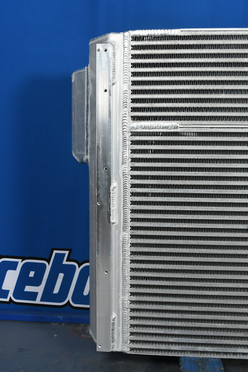 Load image into Gallery viewer, Peterbilt / Kenworth 367, T880, T680 Charge Air Cooler # 606321
