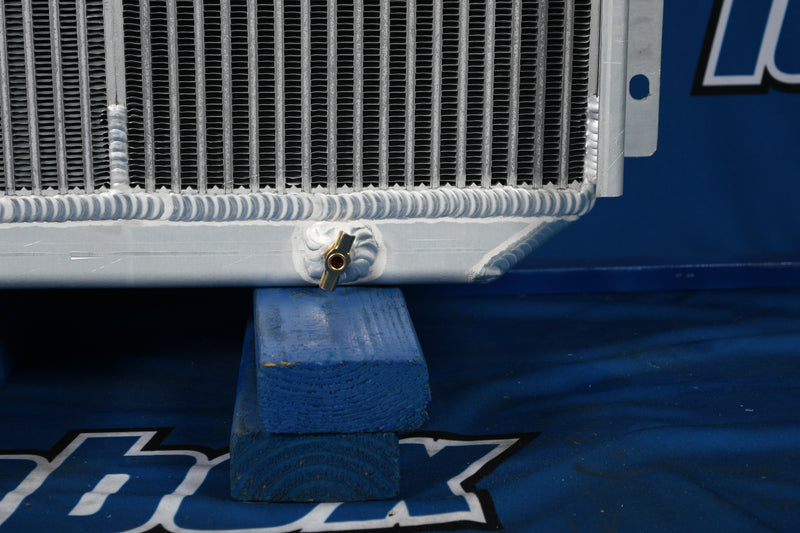 Load image into Gallery viewer, Detroit Diesel 65kW Generator Radiator # 990556
