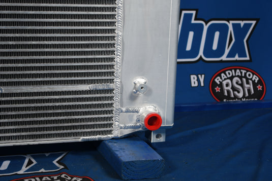 Peterbilt 535, 548 Radiator