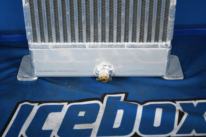 Load image into Gallery viewer, JLG G9-43A Telehander Radiator # 890637
