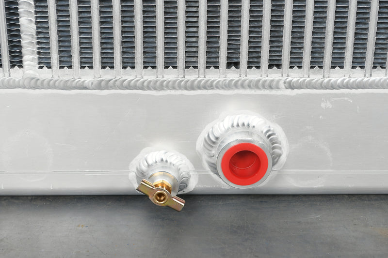 Load image into Gallery viewer, Getman LRD220 Radiator # 890442
