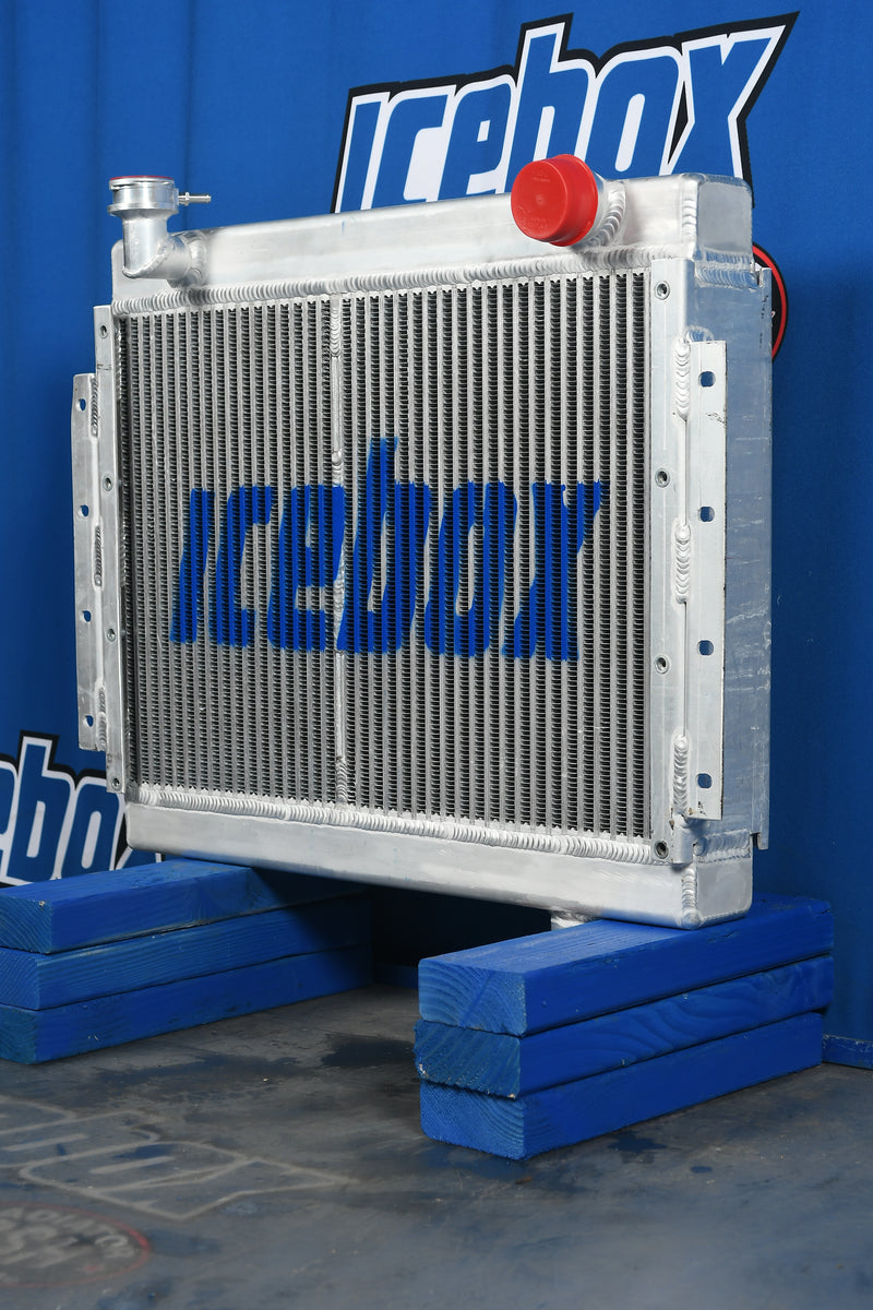 Load image into Gallery viewer, Hyster Radiator # 940047
