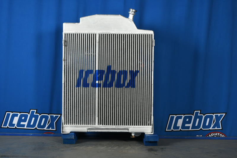 Load image into Gallery viewer, John Deere 7020 Radiator # 870169
