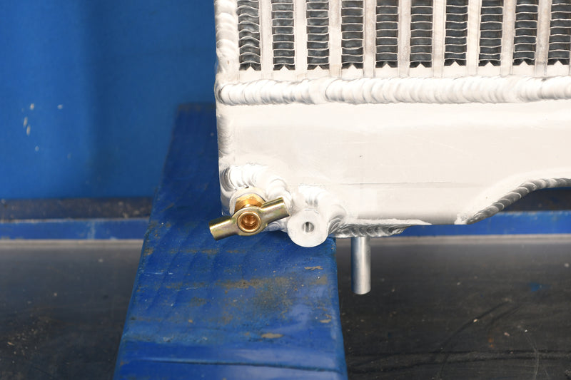 Load image into Gallery viewer, IHI Radiator # 890305
