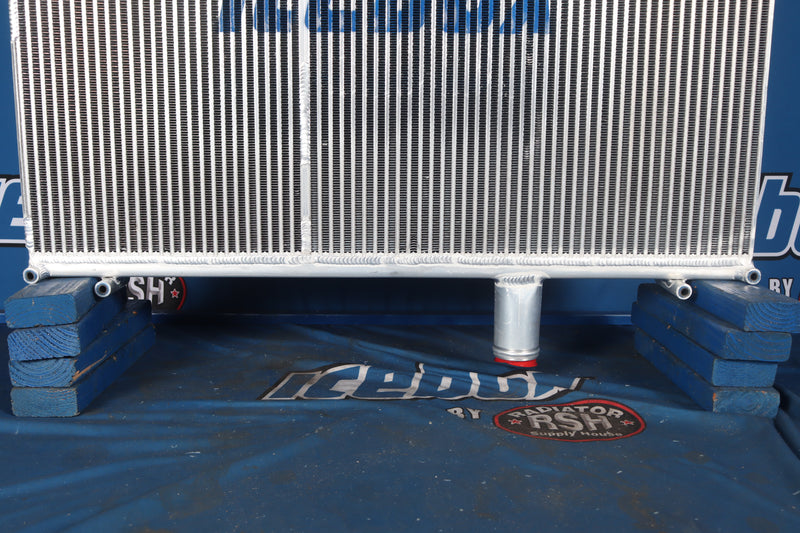 Load image into Gallery viewer, Kenworth / Peterbilt T800, T200, T300, T170, 270, Radiator # 604079
