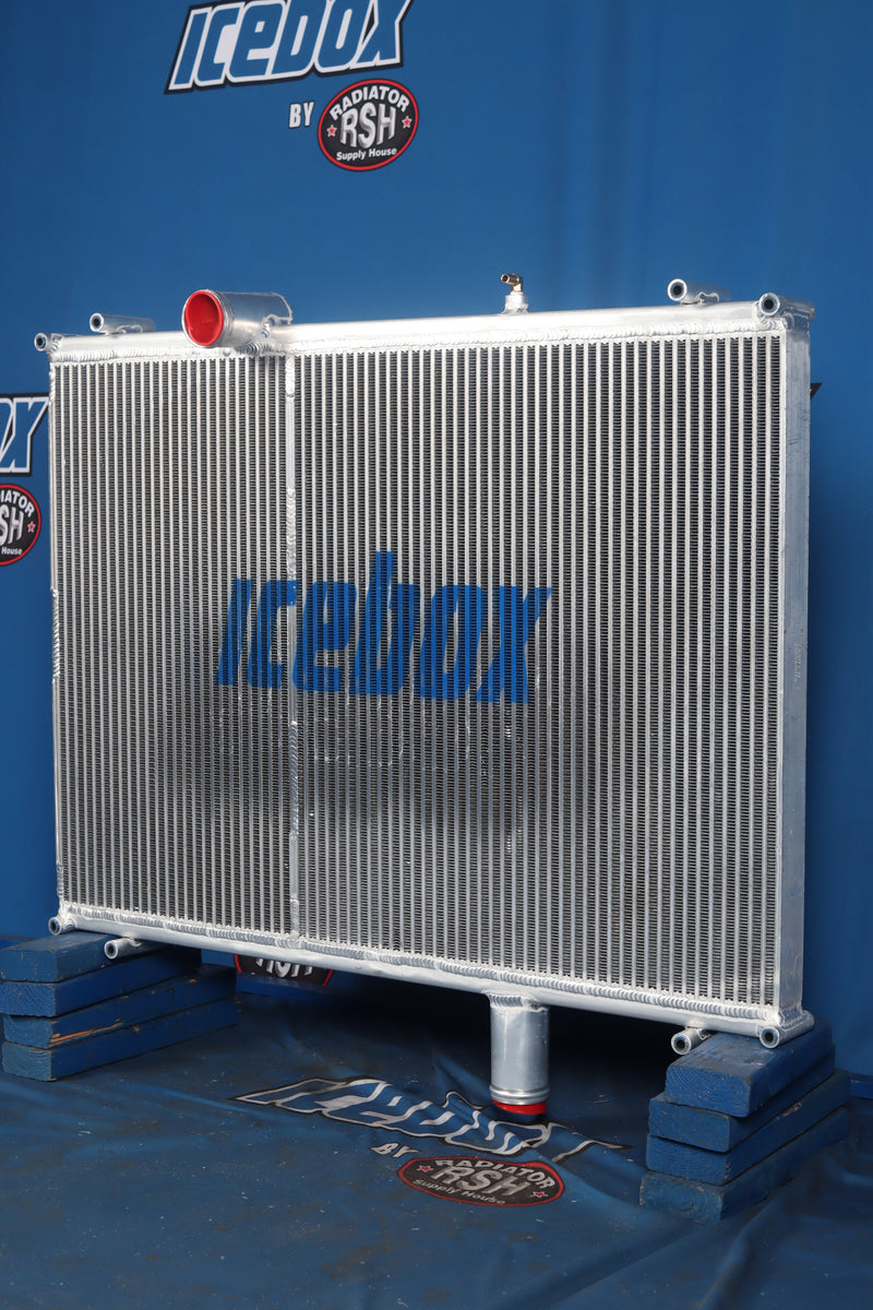Load image into Gallery viewer, Kenworth / Peterbilt T800, T200, T300, T170, 270, Radiator # 604079

