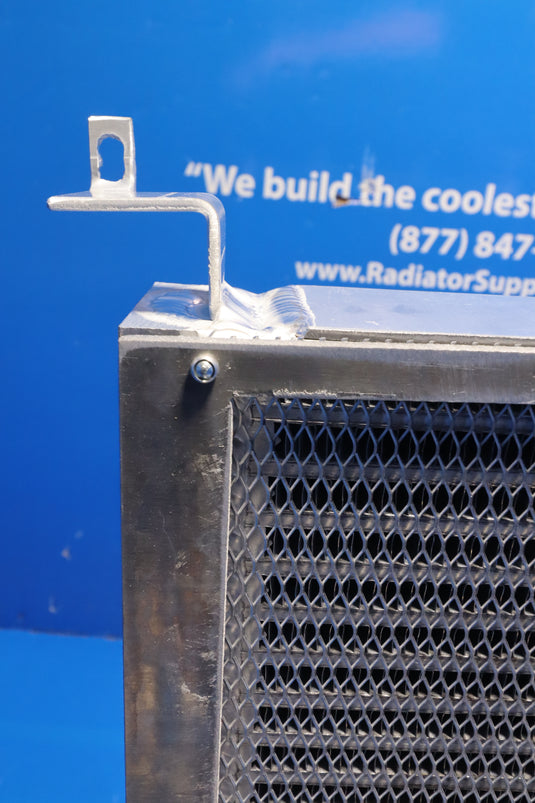 John Deere 3033R, H165 Oil Cooler