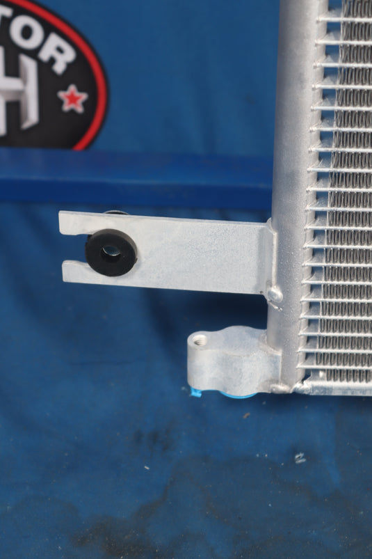 Kenworth T680 / 579 AC Condenser