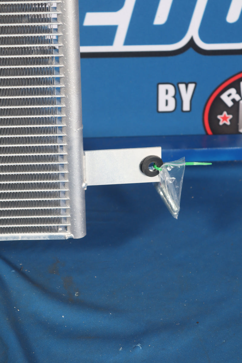 Load image into Gallery viewer, Kenworth T680 / 579 AC Condenser # 604112
