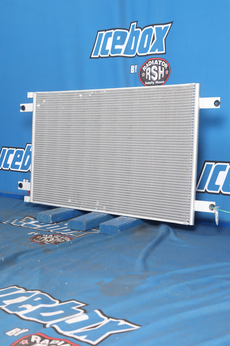 Load image into Gallery viewer, Kenworth T680 / 579 AC Condenser # 604112
