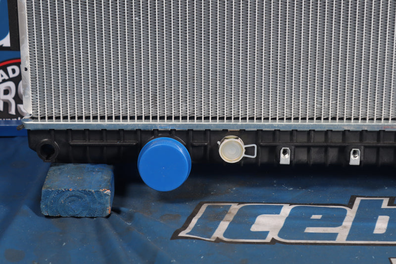 Load image into Gallery viewer, Freightliner Cascadia Radiator # 601166

