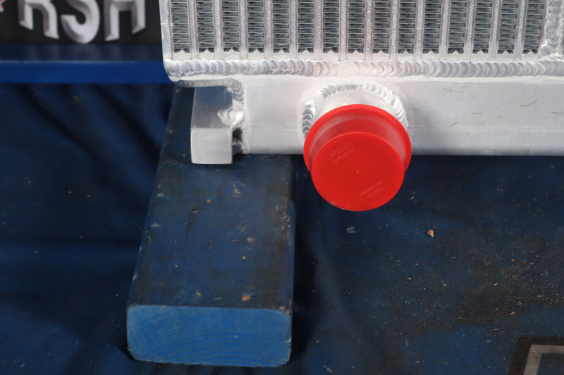Load image into Gallery viewer, Kobelco SK210LC, SK200-6ES,SK235SR-1E Radiator # 927568
