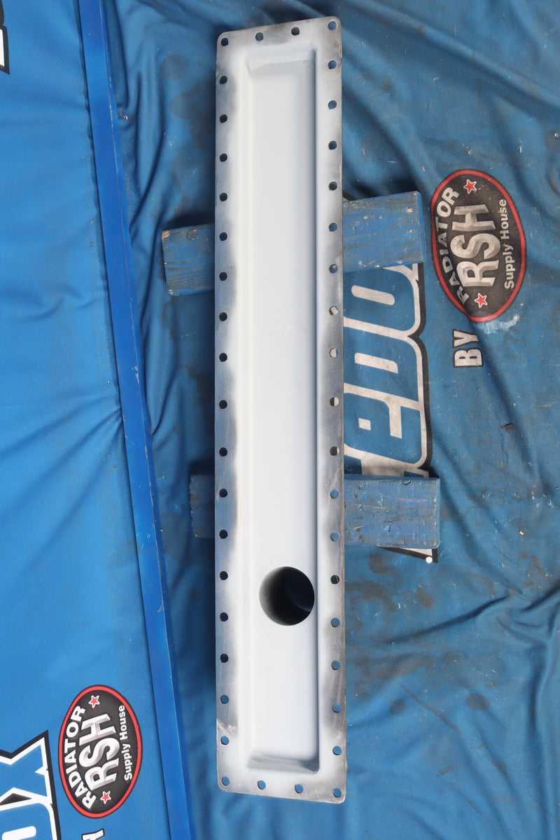 Load image into Gallery viewer, Peterbilt Bottom Tank # 606270
