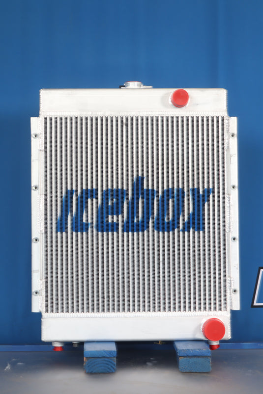 Case 680L, 680k Radiator
