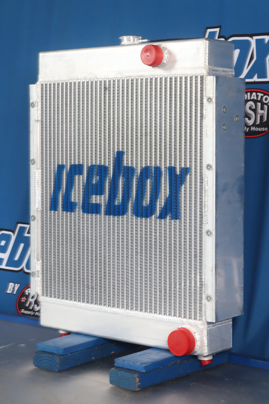 Case 680L, 680k Radiator