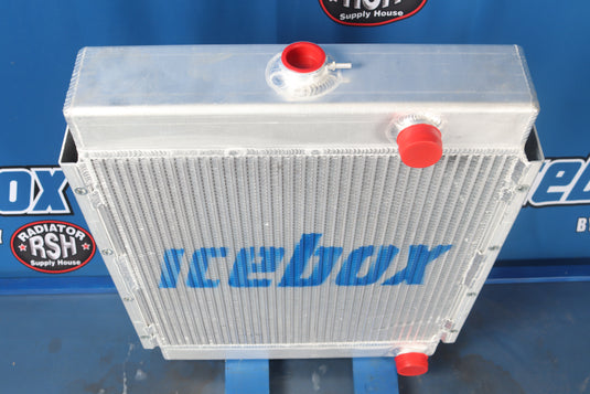 Case 680L, 680k Radiator