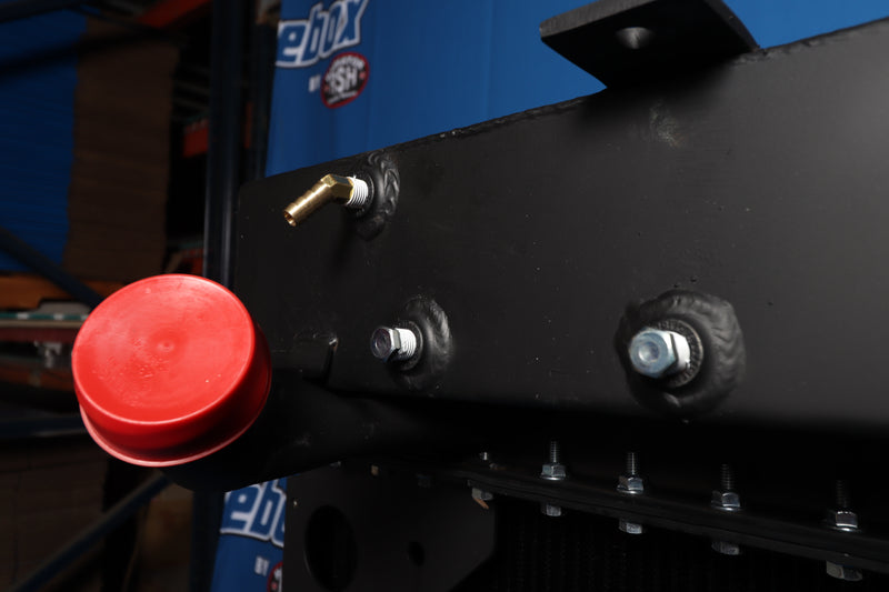 Load image into Gallery viewer, Kenworth T600 / T800 Radiator # 604043
